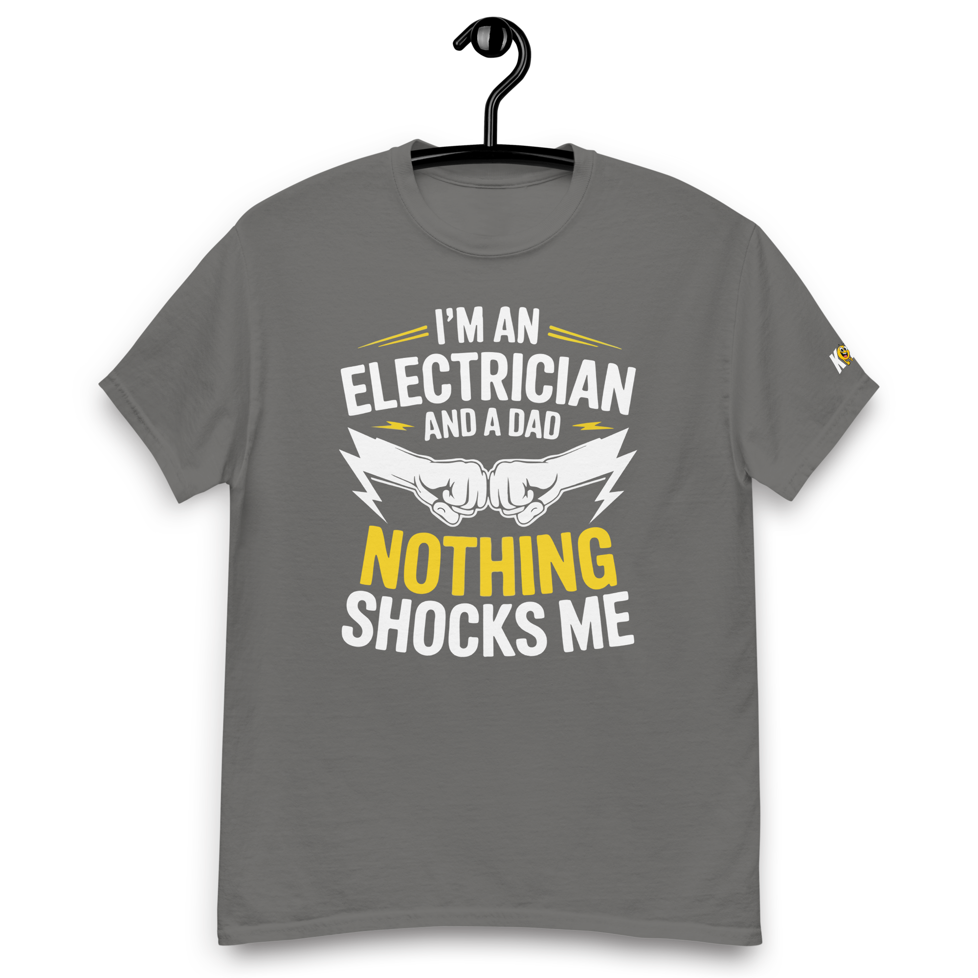T-Shirt humoristique - I'm an electrician and a dad, nothing shocks me | Komic.ca