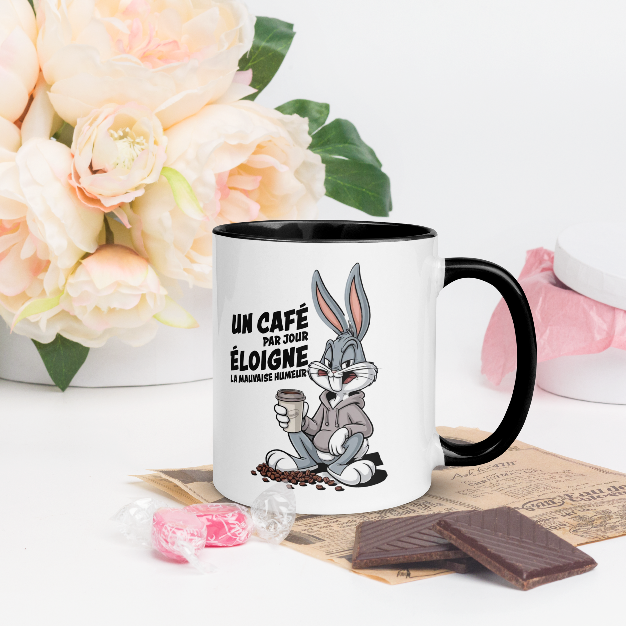 Tasse/mug humoristique - Bugs Bunny, un café par jour éloigne la mauvaise humeur | Komic.ca